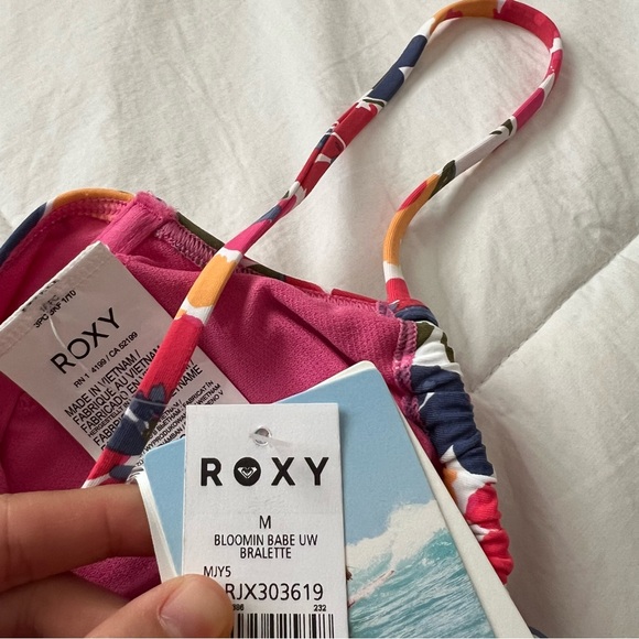 brand new Roxy swimsuit - Picture 8 of 8